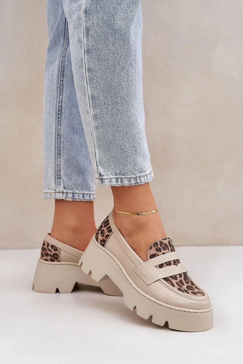 Women’s moccasins with soft soles and comfortable everyday designs