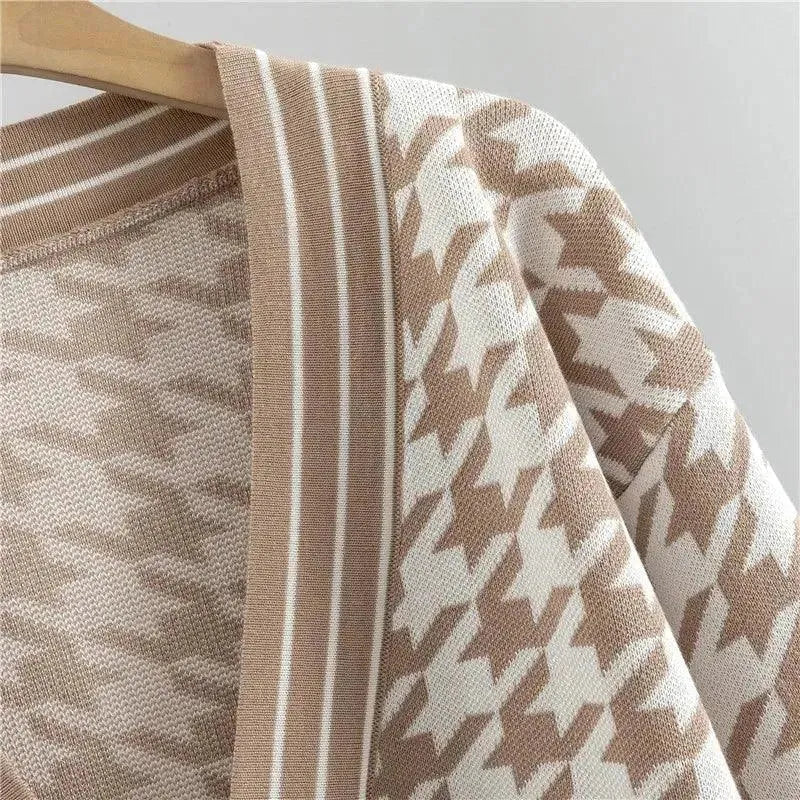 Chic Women Geometric V-Neck Two-Piece Set