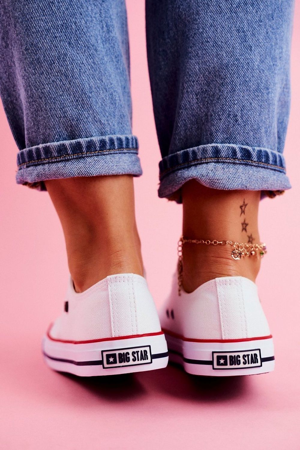 Women's Sneakers - Low-Top Women Sneakers - Lace-Up All-Season Shoes