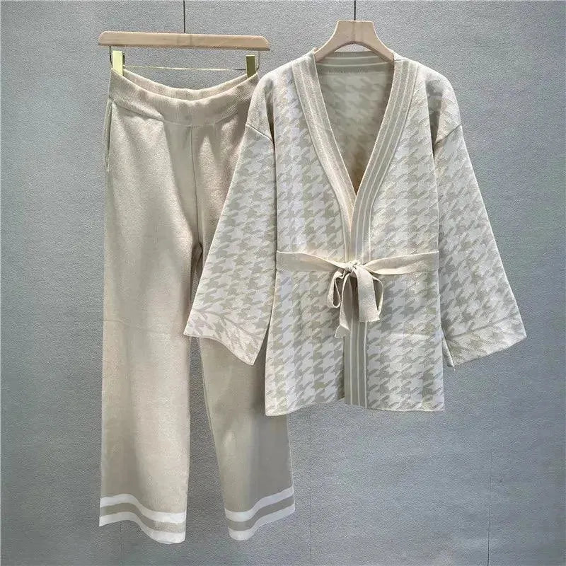 Chic Women Geometric V-Neck Two-Piece Set - Geometric Cardigan Set - LeStyleParfait