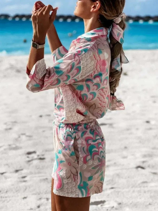 Chic Women Tropical Collar Two-Piece Shorts Set - Tropical Shorts Set - LeStyleParfait