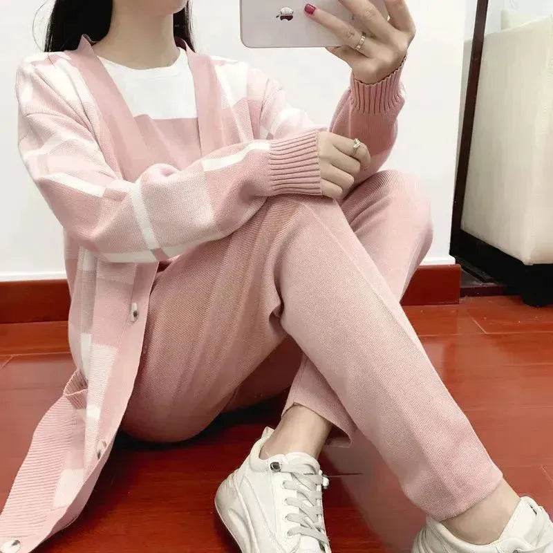 Cozy Knit Colorblock Three-Piece Women Set - Colorblock Knit Set - LeStyleParfait