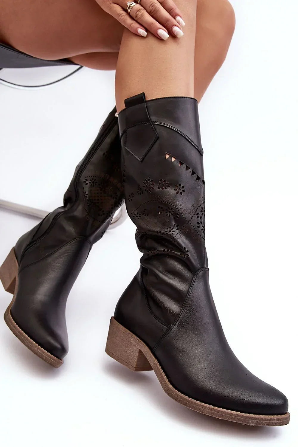  Open-work Boots model 192114 Step in style 