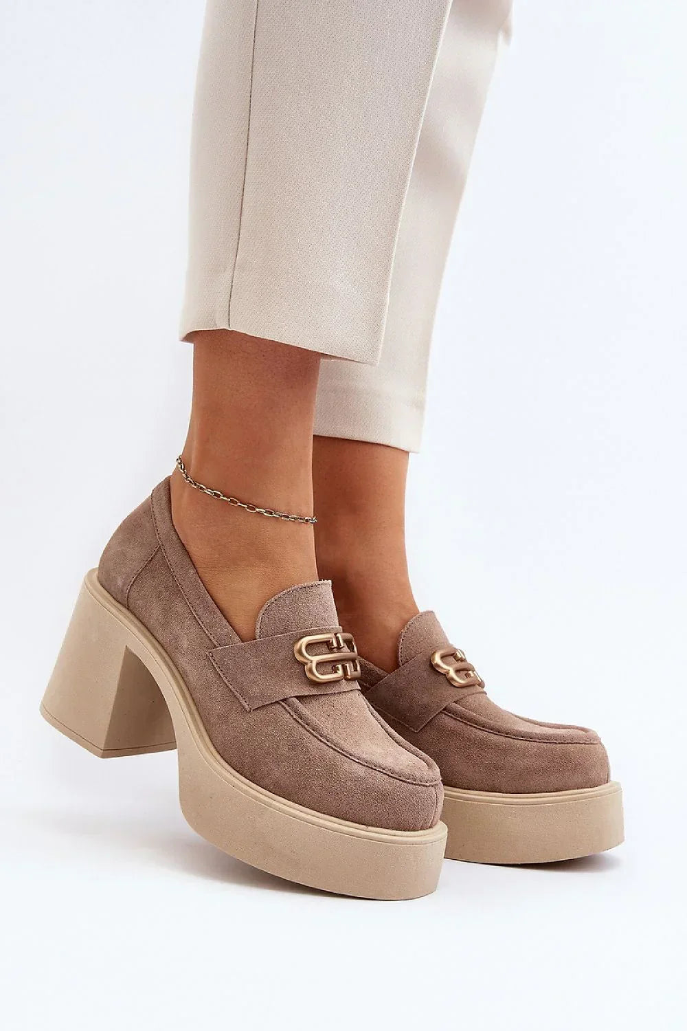  Heeled low shoes model 193930 Step in style 