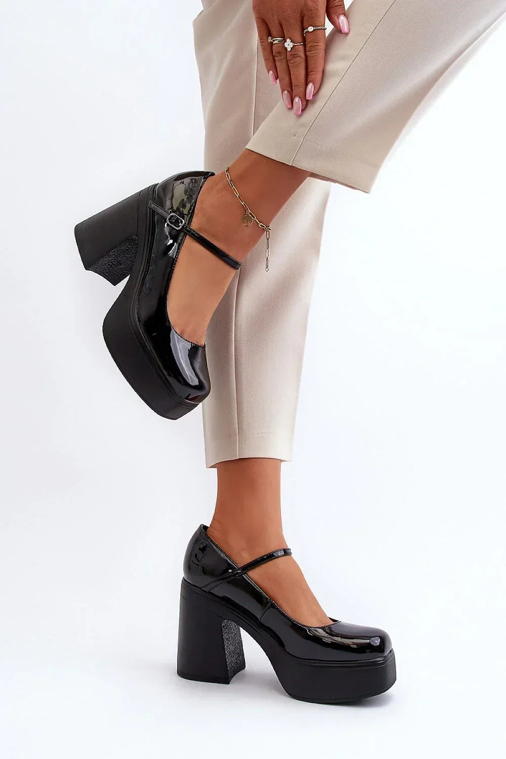  Half shoes model 195410 Step in style 