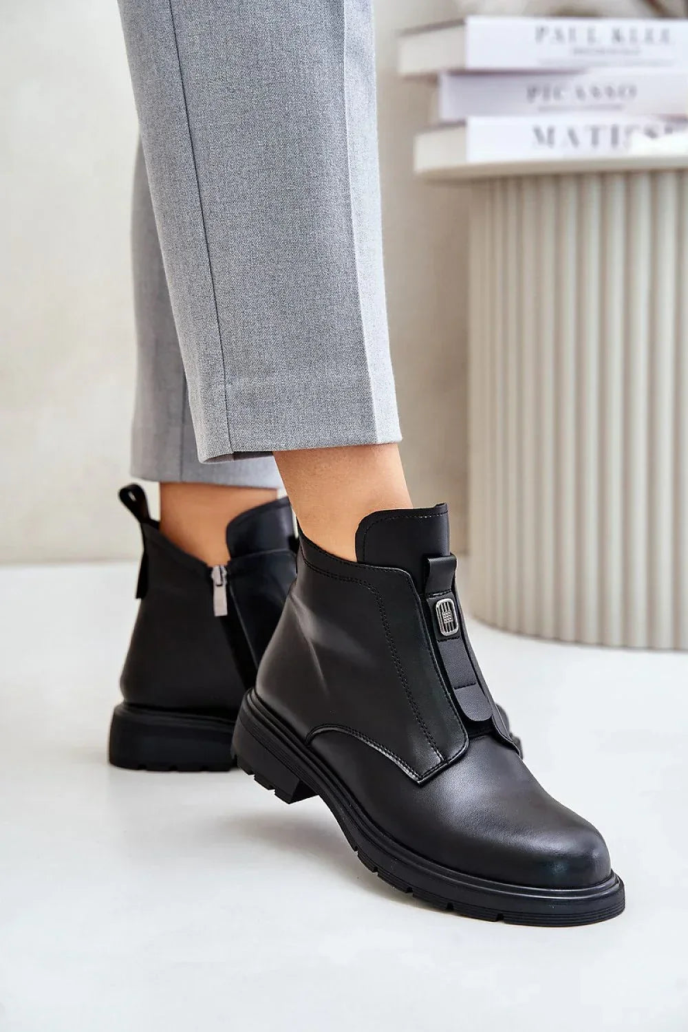  Boots model 202130 Step in style 