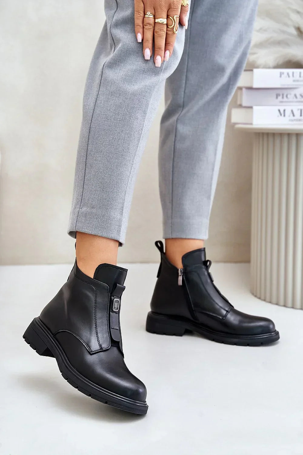  Boots model 202130 Step in style 