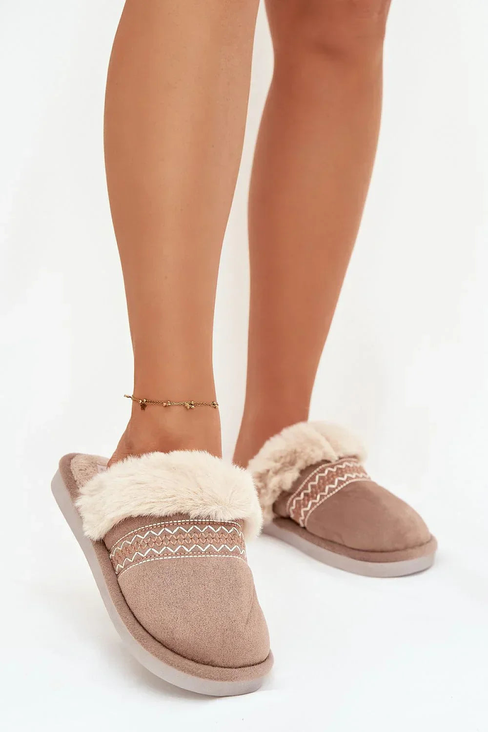  Slippers model 221489 Step in style 
