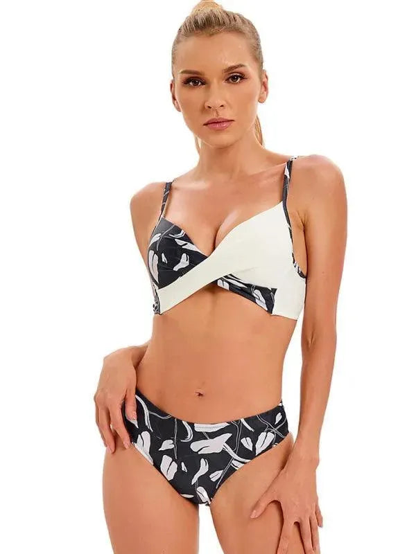 Floral Twisted Bandeau Hipster Bikini Set - Bikini - LeStyleParfait