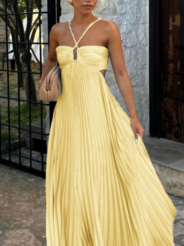 Chic Sweetheart Pleated Maxi Dress
