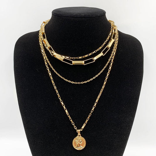 Queen Pendant Necklace - Women's Jewelry - Necklace - LeStyleParfait Kenya