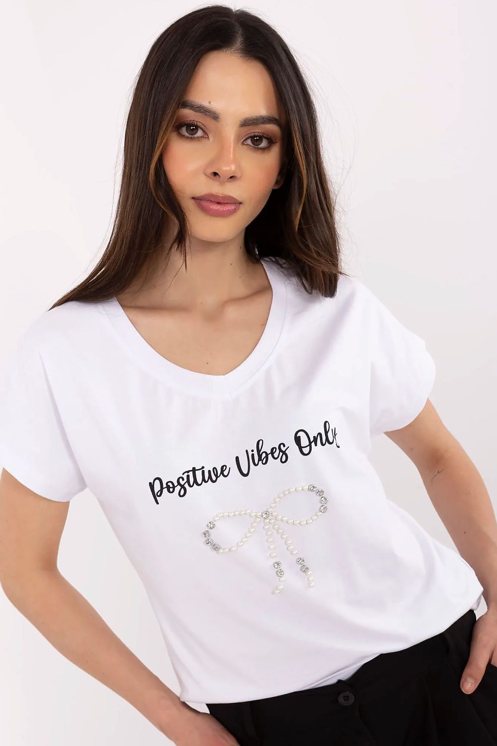 Women Applique V Neck Casual Tshirt-Women T-Shirt-LeStyleParfait