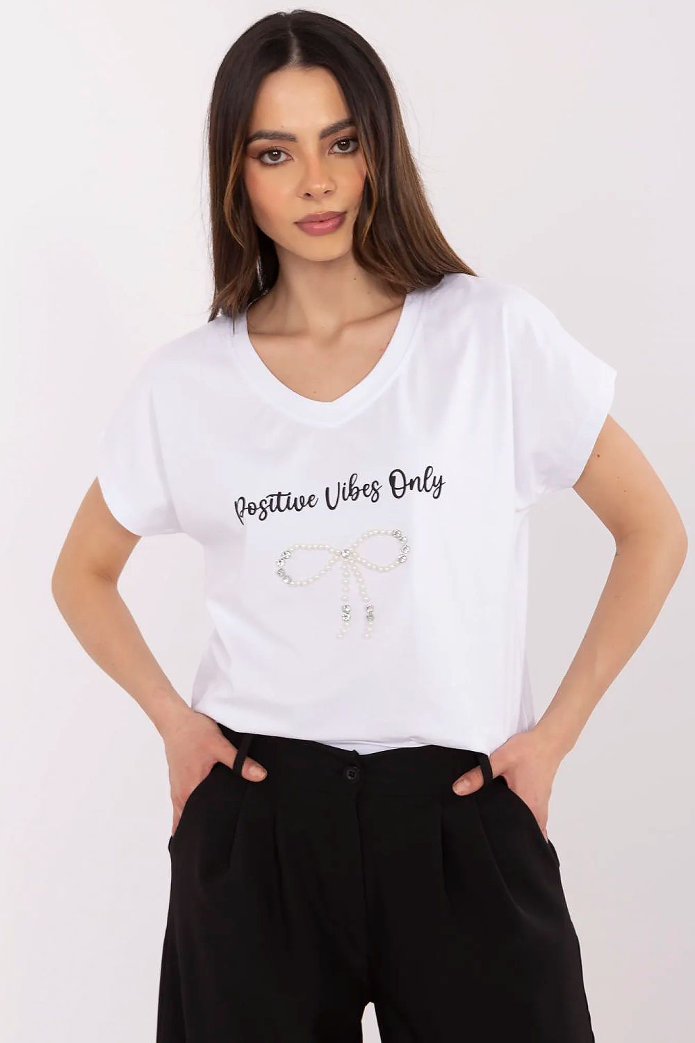 Women Applique V Neck Casual Tshirt-Women T-Shirt-LeStyleParfait