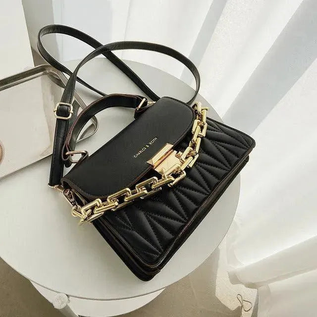 Women Chained Leather Handbag - Handbag - LeStyleParfait