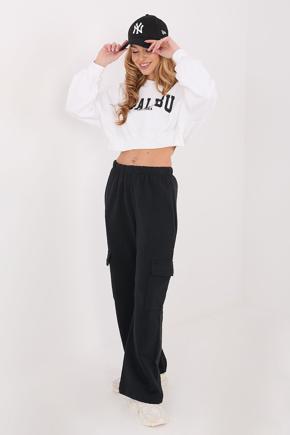Women Loose Letters Crop Sweatshirt Modern Style-Women Sweatshirt-LeStyleParfait