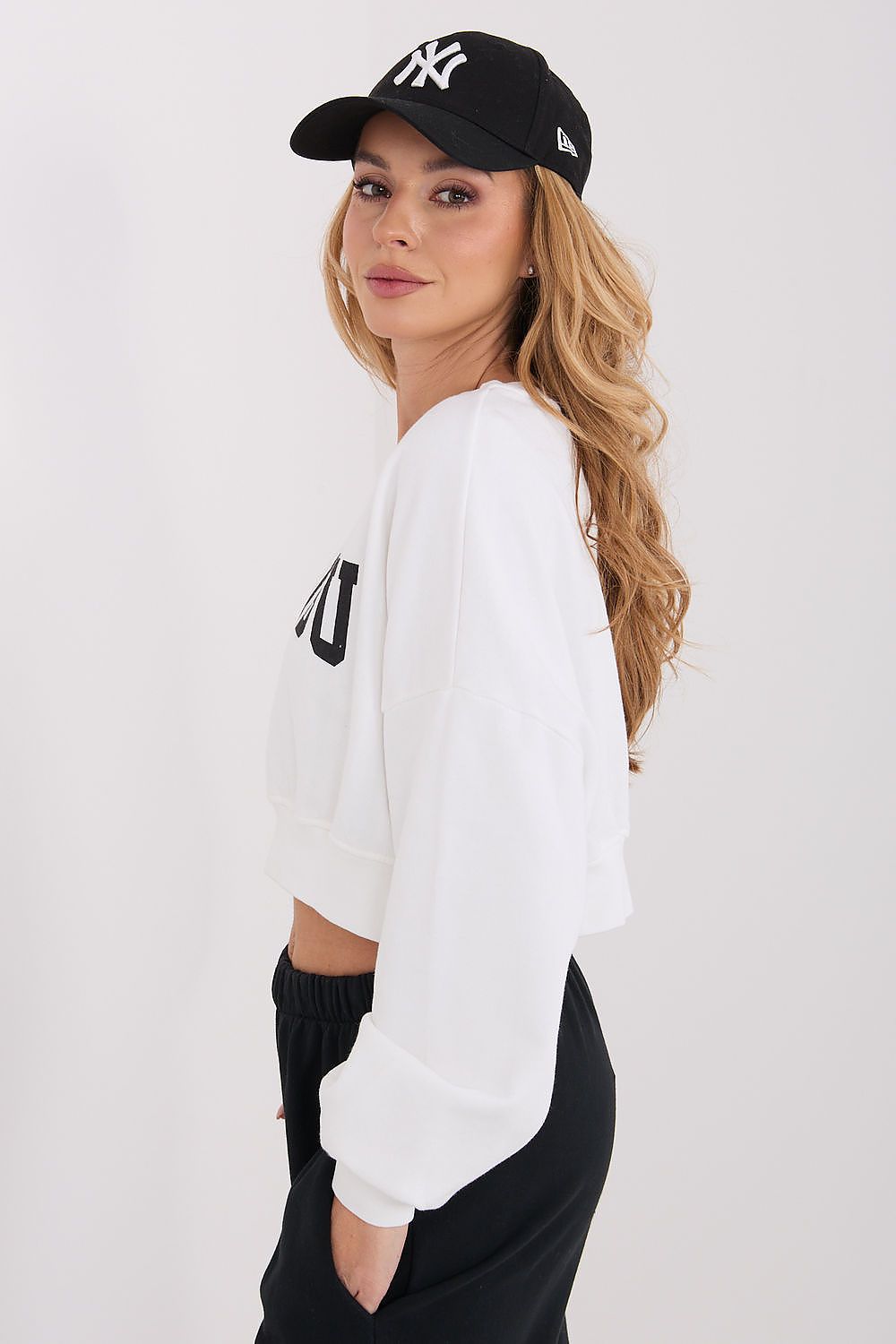Women Loose Letters Crop Sweatshirt Modern Style-Women Sweatshirt-LeStyleParfait