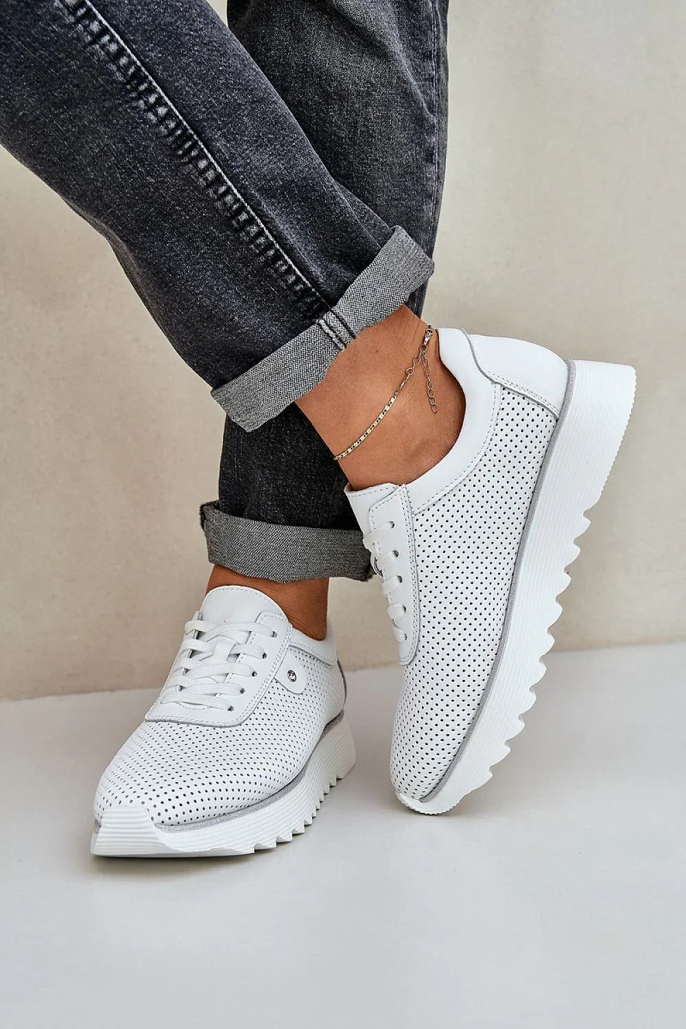 Women Sequin Platform Sneakers Perforated Casual Travel Shoes-women sneakers-LeStyleParfait