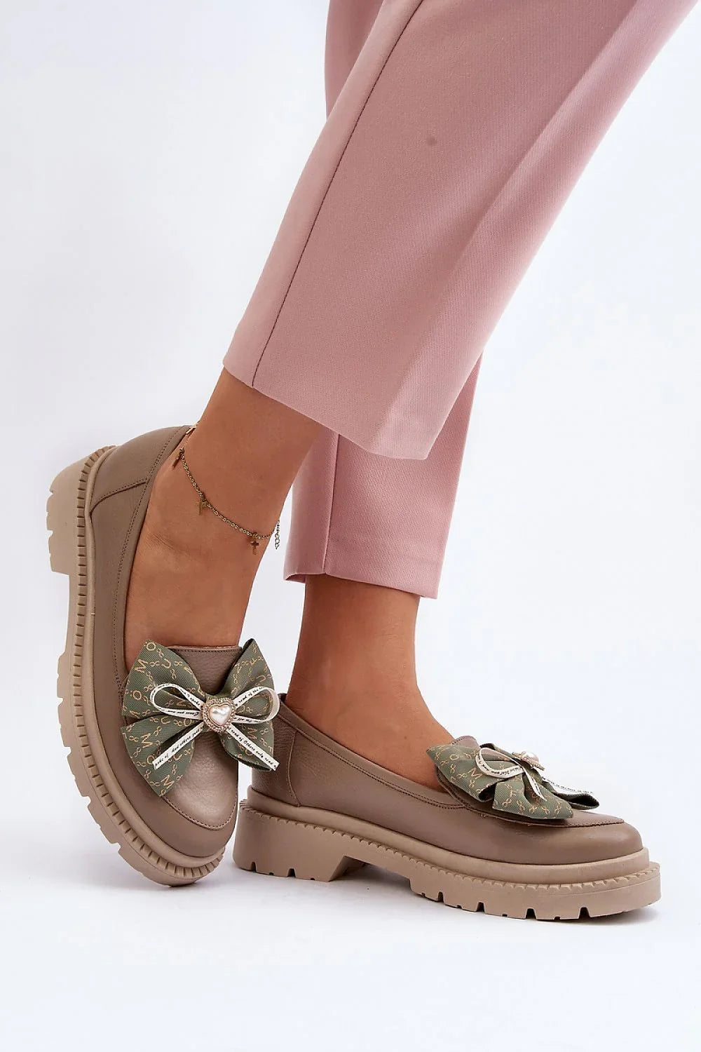 Women’s beige leather bow platform moccasins, casual chic women’s platform moccasins for street style