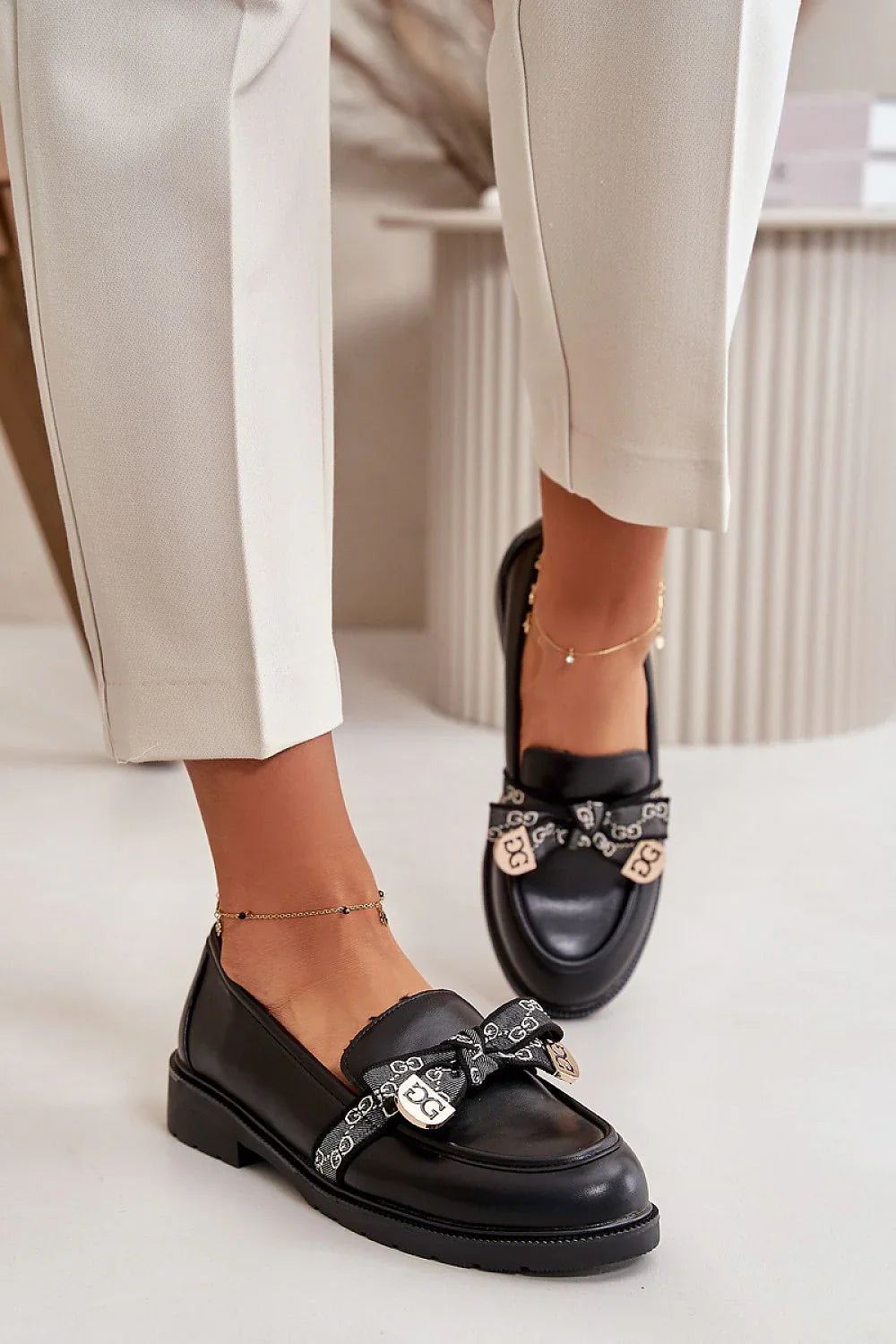 Women’s black faux leather moccasin loafers, chic flat women’s office loafers for everyday wear