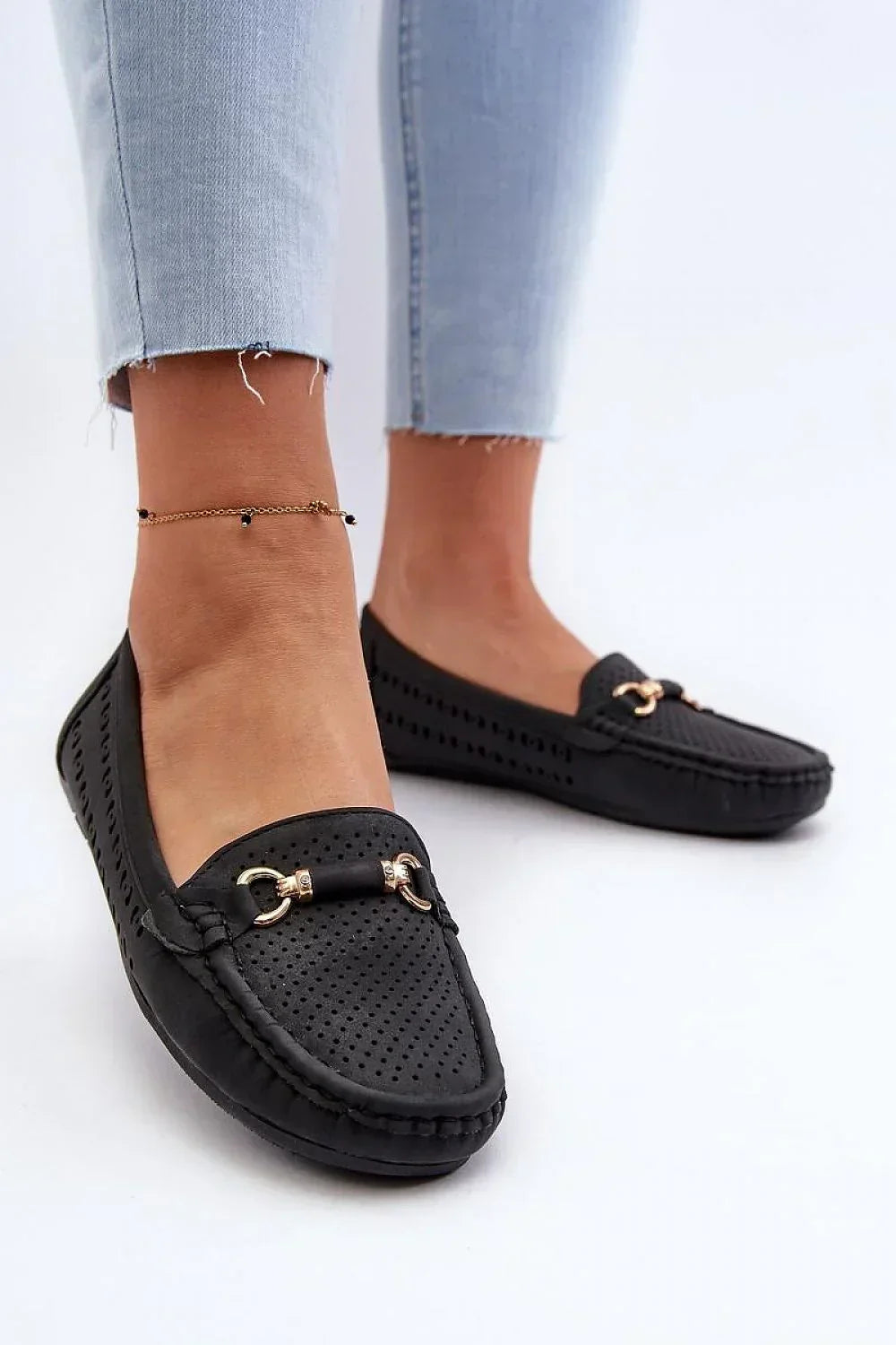 Women’s faux leather driving moccasin loafers, breathable flat women’s driving shoes for all season wear