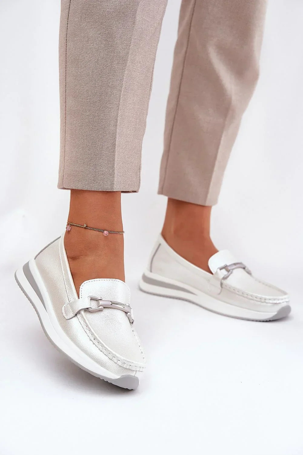 Women’s leather platform slip on loafers in pink and grey, casual women’s platform loafers for three seasons