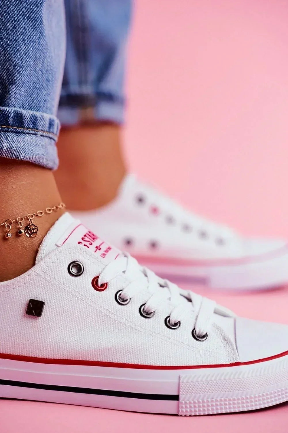 Women's Sneakers - Low-Top Sneakers - Lace-Up All-Season Shoes