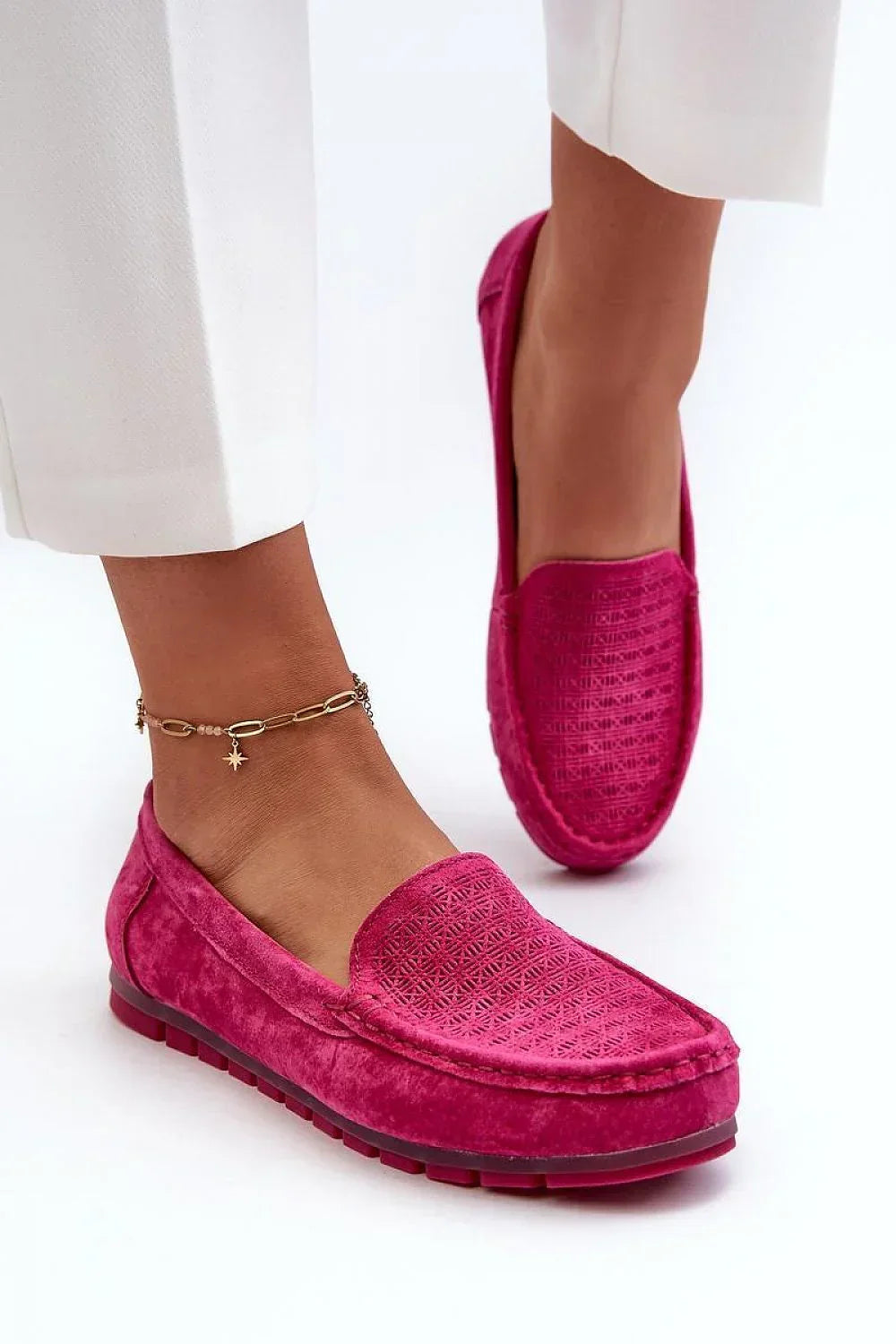 Women’s suede moccasin loafers in navy and pink, comfortable women’s suede loafers for spring–summer outfits