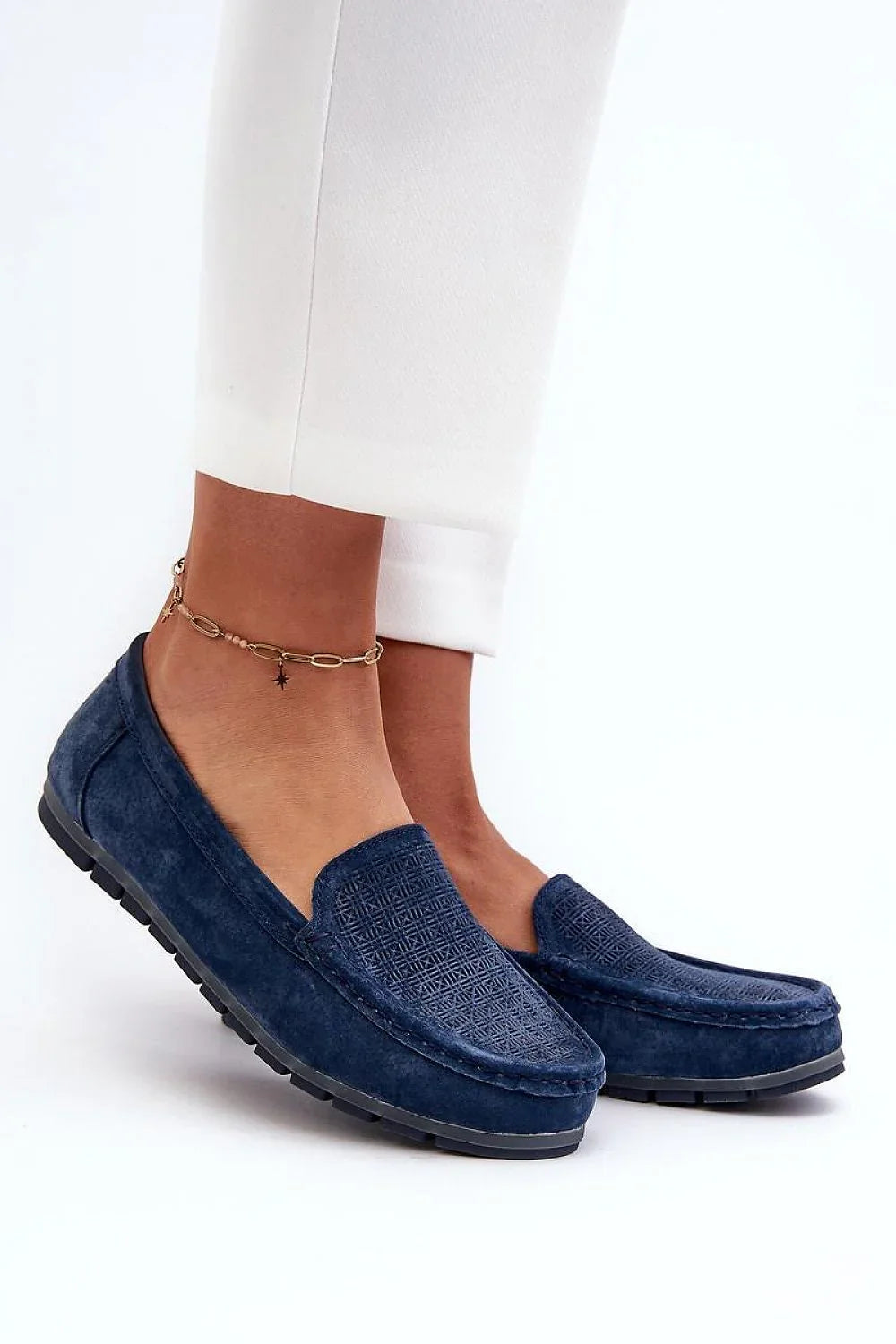Women’s suede moccasin loafers in navy and pink, comfortable women’s suede loafers for spring–summer outfits