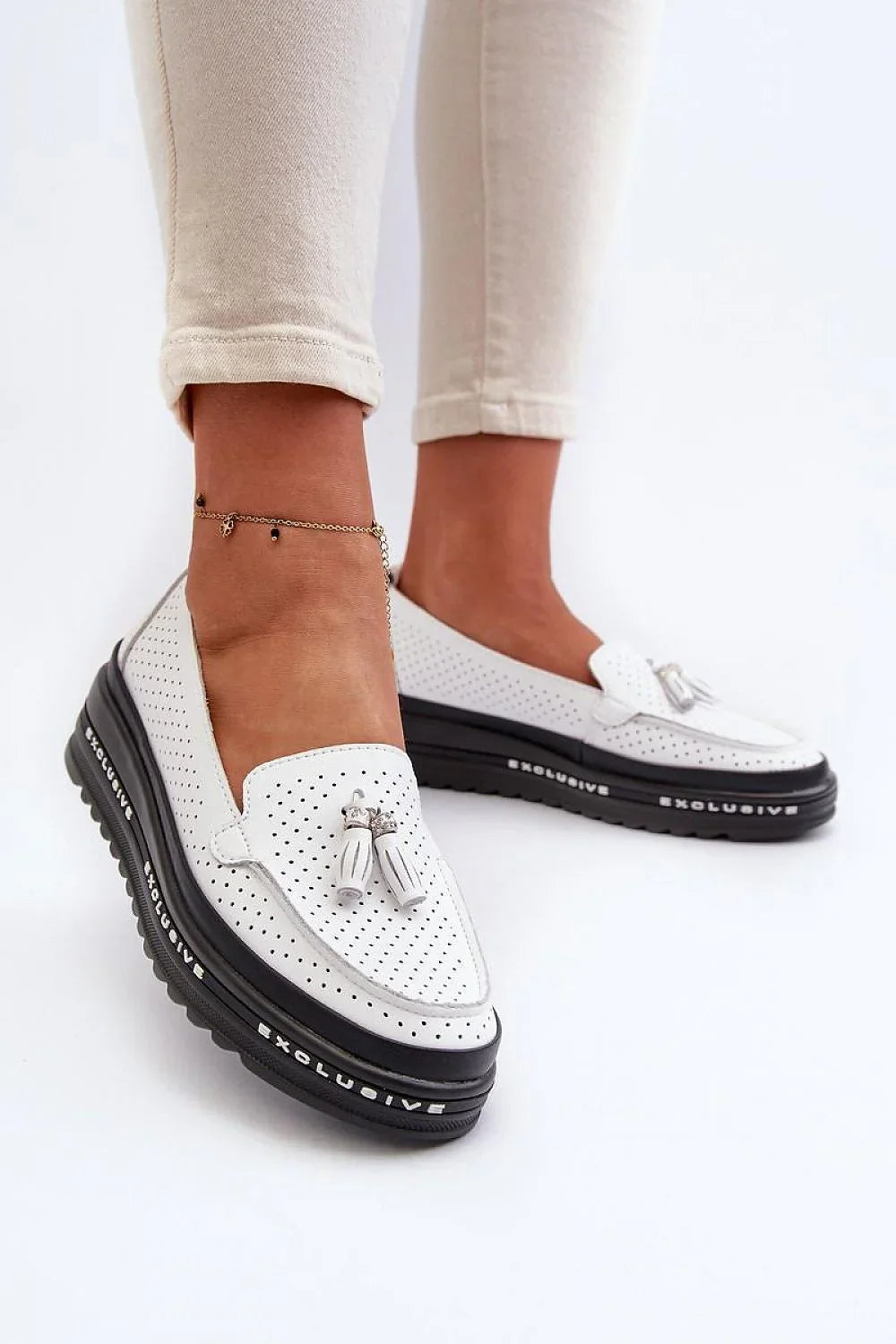 Women’s tassel perforated leather platform moccasins, chunky breathable women’s platform moccasins for spring and autumn