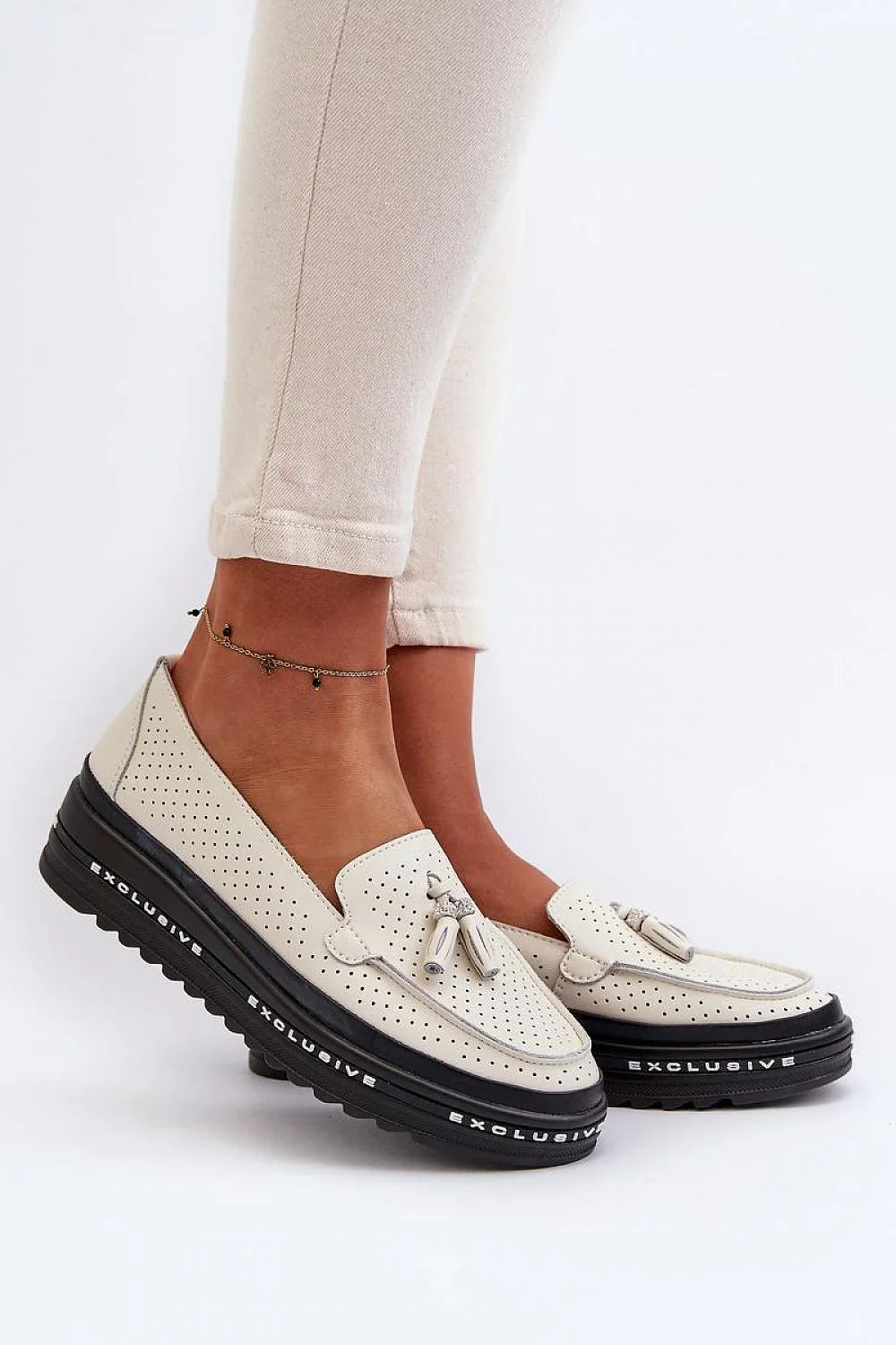 Women’s tassel perforated leather platform moccasins, chunky breathable women’s platform moccasins for spring and autumn